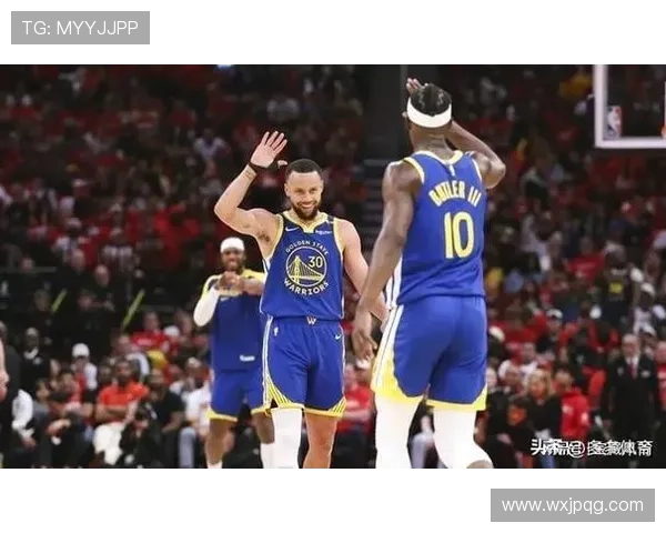 库里复出率队勇士逆转湖人詹姆斯关键失误成比赛转折点
