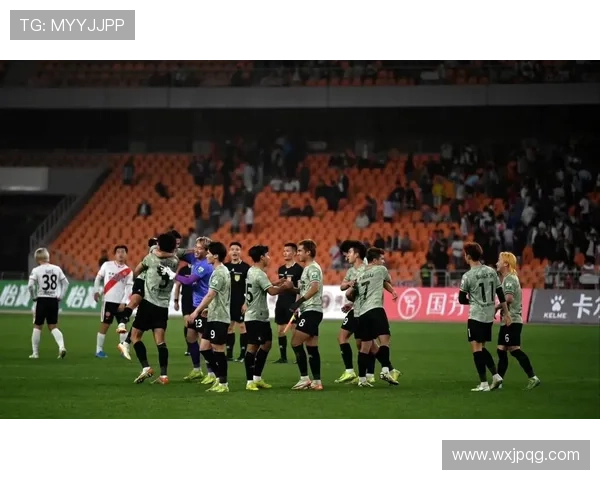 NBA总决赛关键大战爆冷豪强失利全场激战引发球迷热议风起云涌