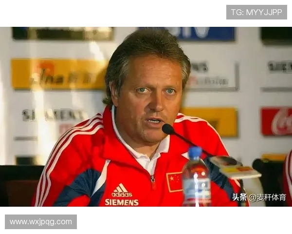 中国足球队新任主教练揭晓带领球队冲击世界杯资格赛目标明确